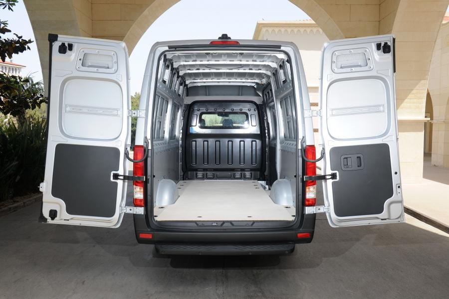  Hyundai H350 Van 2015 года  (фото 18 из 23)
